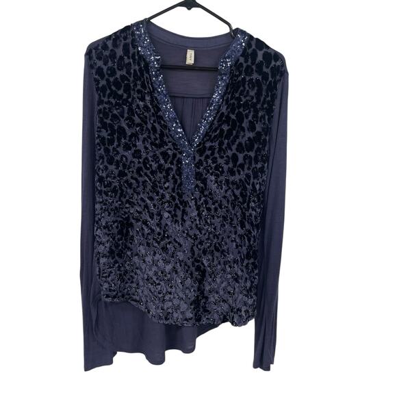 Anthropologie Tiny V Neck Purple Velour Animal Print Sequin Trim Top Size Small - Picture 1 of 7